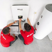 Už pět tisíc domácností pomáhá stabilizovat českou energetickou síť bateriemi
